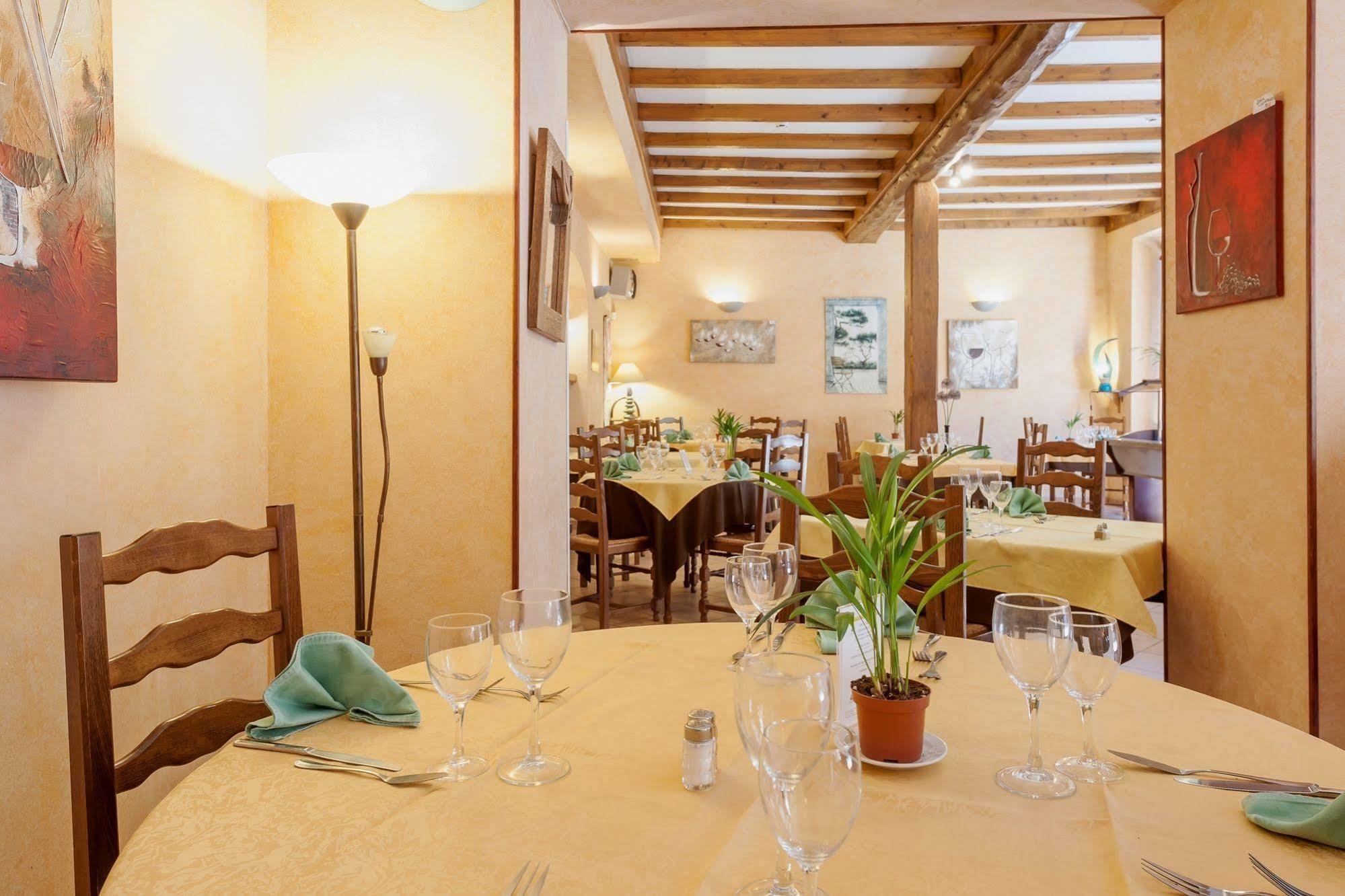 Hotel Restaurant Le Saint Clement Exterior foto