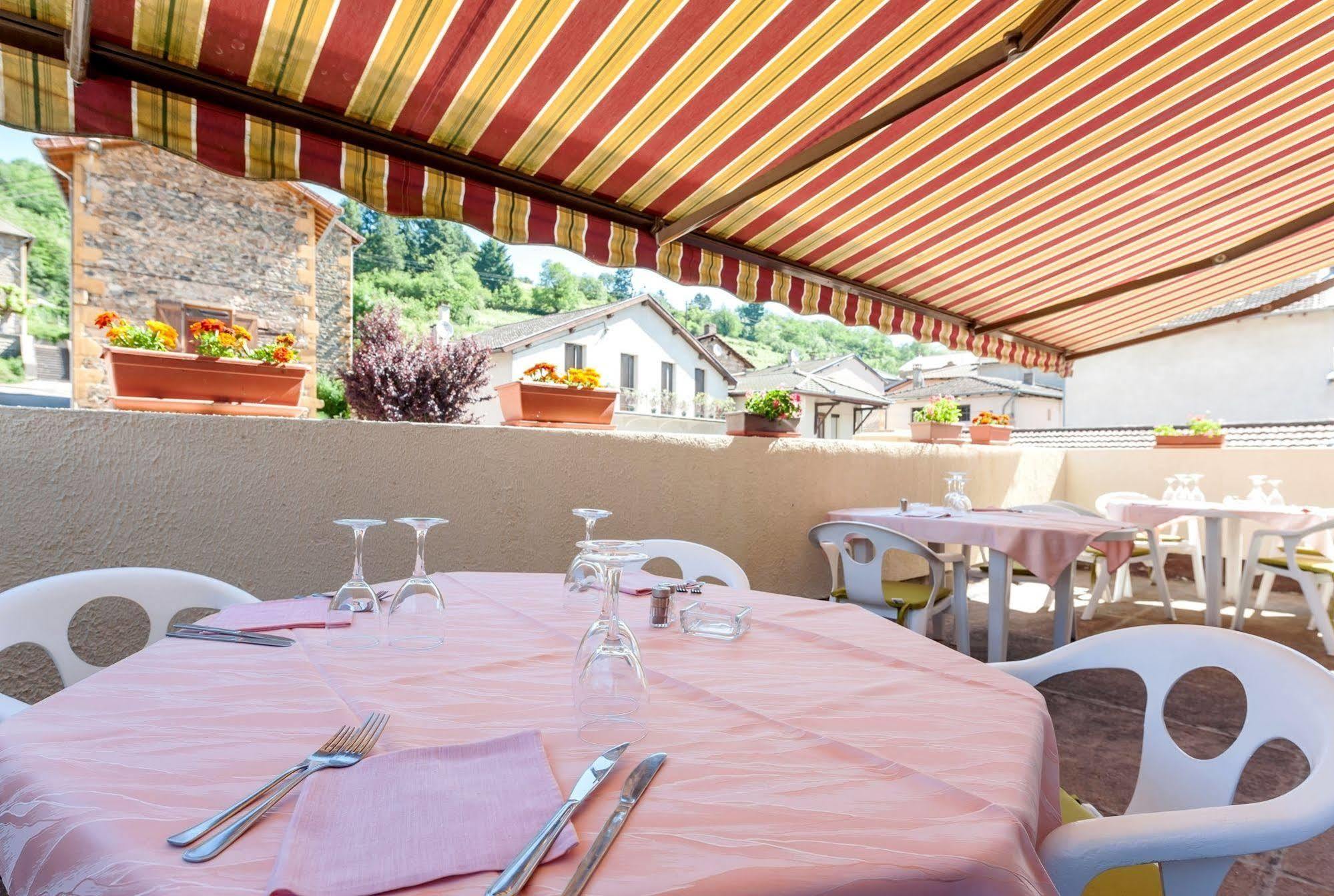 Hotel Restaurant Le Saint Clement Exterior foto